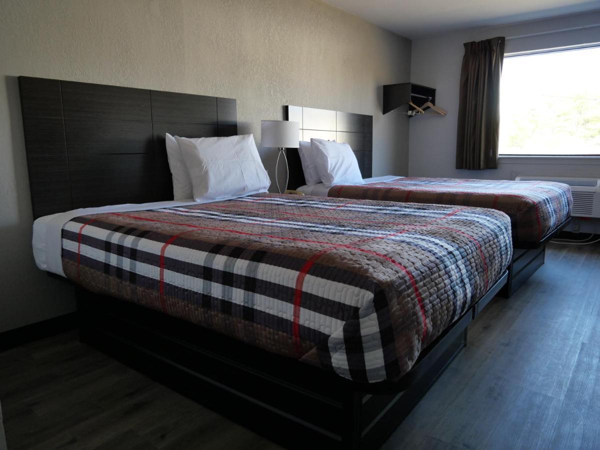 Hilltop Express Inn Groton Buitenkant foto