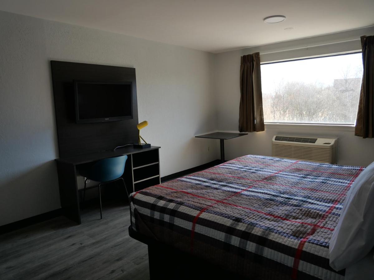 Hilltop Express Inn Groton Buitenkant foto