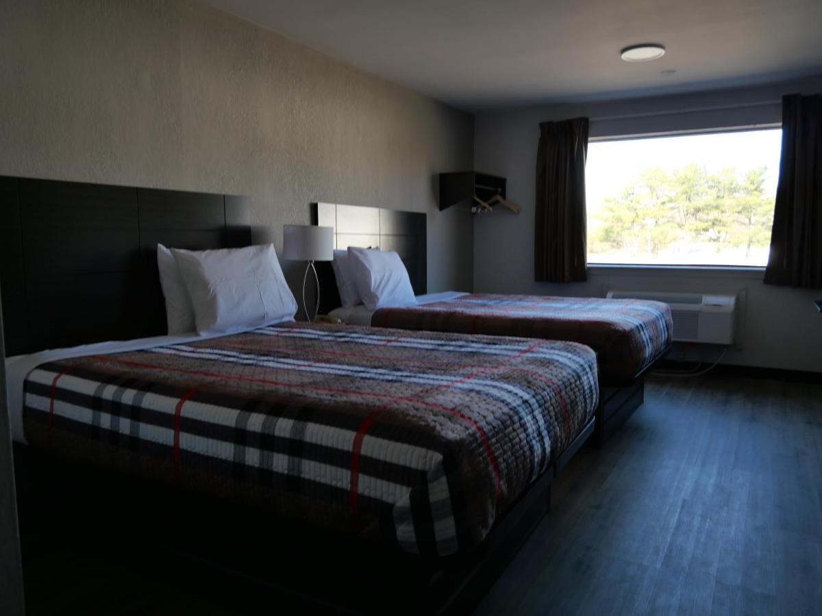 Hilltop Express Inn Groton Buitenkant foto