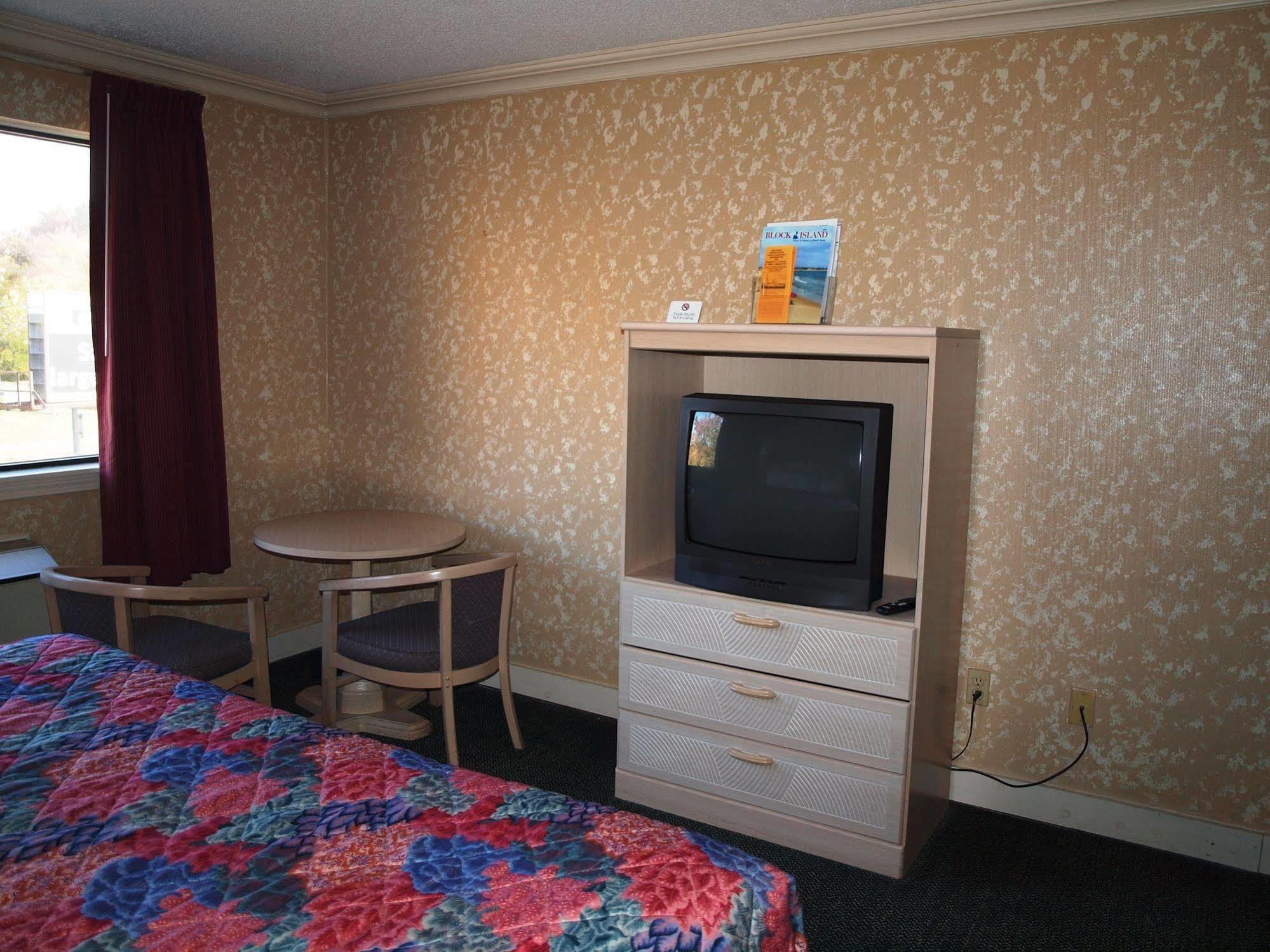 Hilltop Express Inn Groton Buitenkant foto